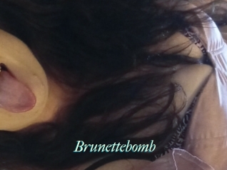 Brunettebomb