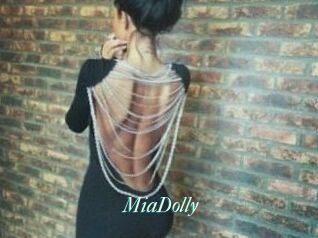 Mia_Dolly