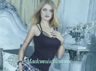 Mademoisellemiax