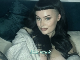 Mia_mack