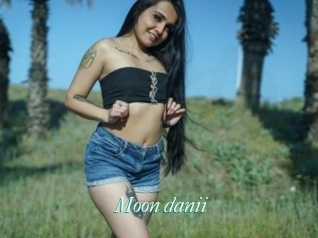 Moon_danii